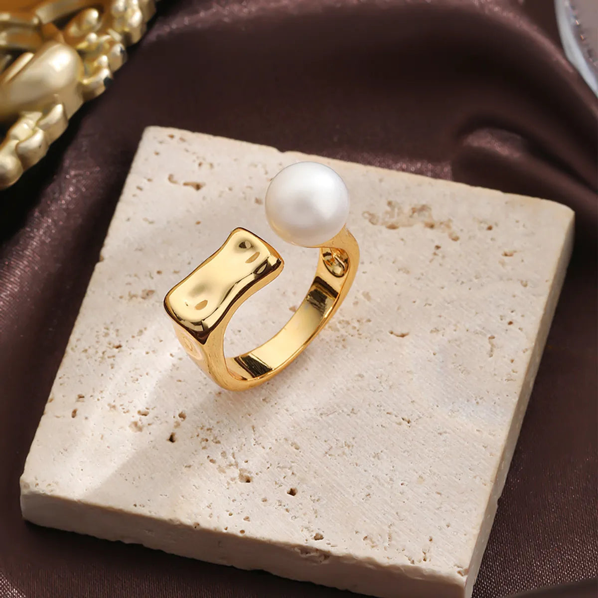 Original Design Simple Style Round Freshwater Pearl Copper Plating Inlay Pearl 18k Gold Plated Silver Plated Open Rings