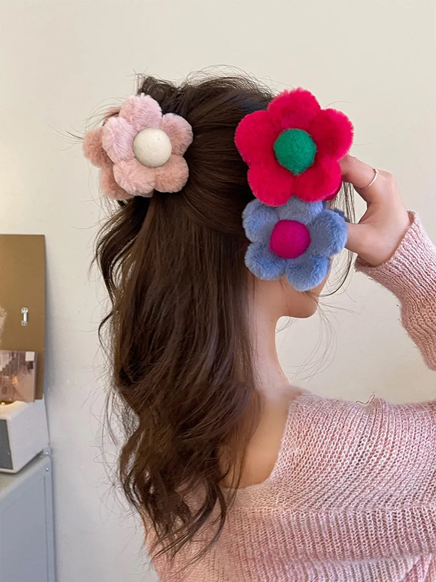 Pastoral Flower Plush Hair Claws