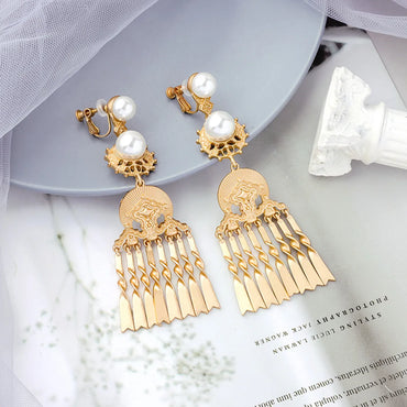 Pearl Fringed Retro Ear Clips