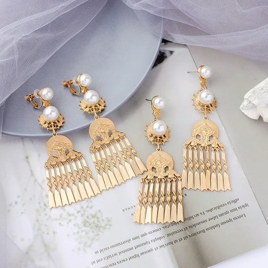 Pearl Fringed Retro Ear Clips