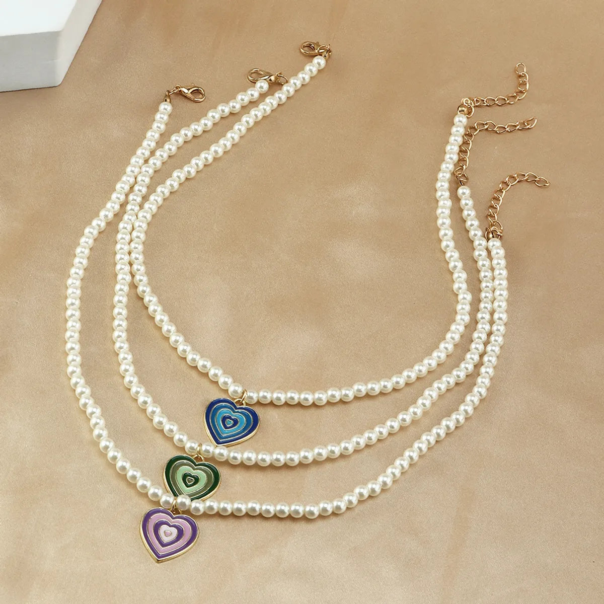 Naizhu European And American Necklace French Style Temperament Brilliant Pearl Necklace Creative Retro Dripping Oil Gradient Color Love Necklace