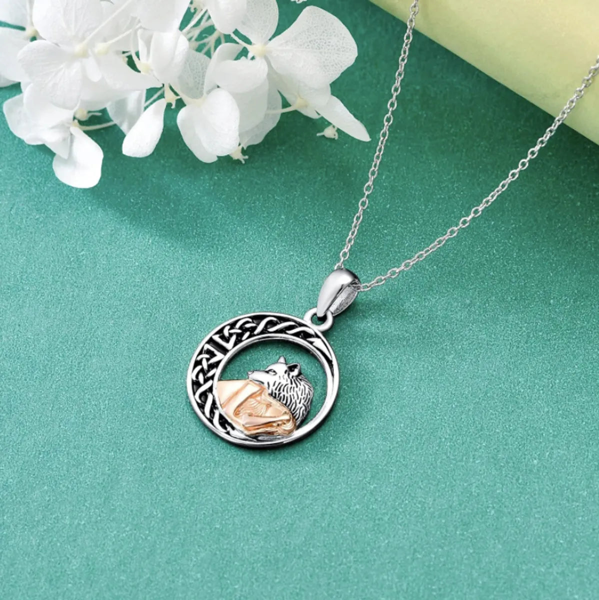 Retro Artistic Wolf Alloy Hollow Out Silver Plated Women's Pendant Necklace