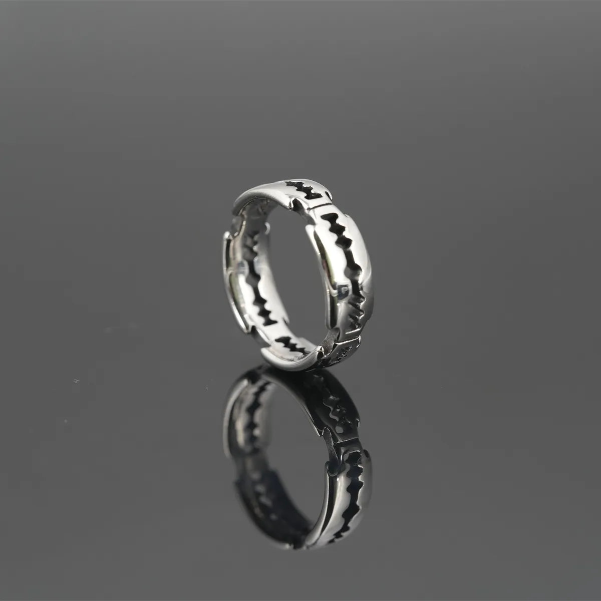 Retro Blade Titanium Steel Polishing Unisex Rings