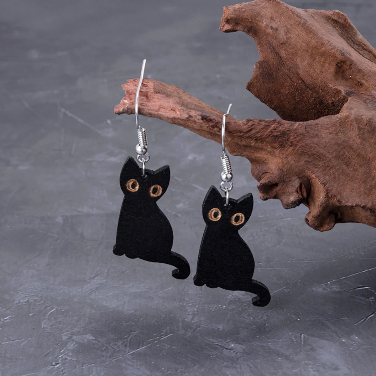 Retro Cat Wood Women's Ear Hook 1 Pair