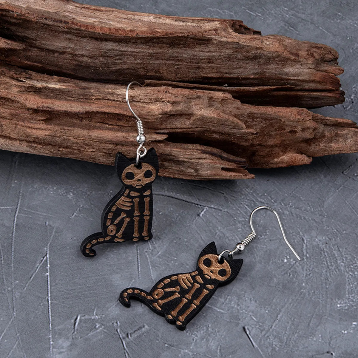 Retro Cat Wood Women's Ear Hook 1 Pair