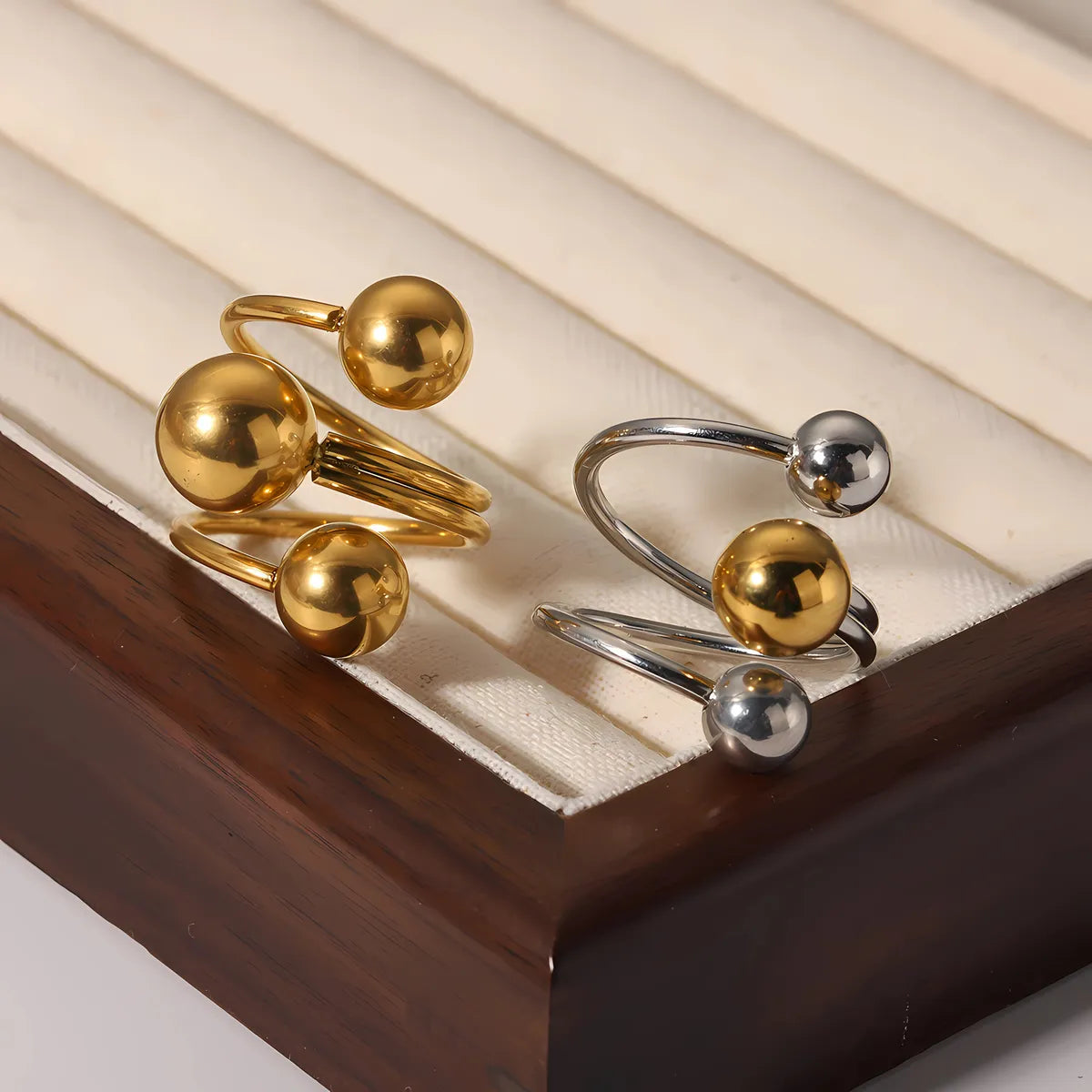 Retro Circle Ball Stainless Steel Polishing Plating 18k Gold Plated Rings