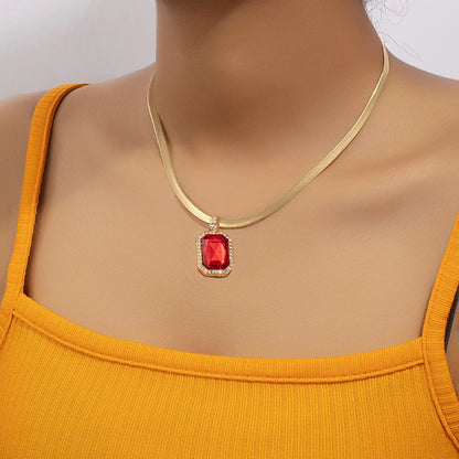 Retro Classic Style Rectangle Alloy Plating Inlay Gem Rhinestones Women's Pendant Necklace