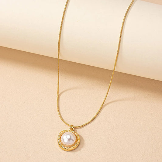 Retro Commute Round Pearl Alloy Wholesale Pendant Necklace