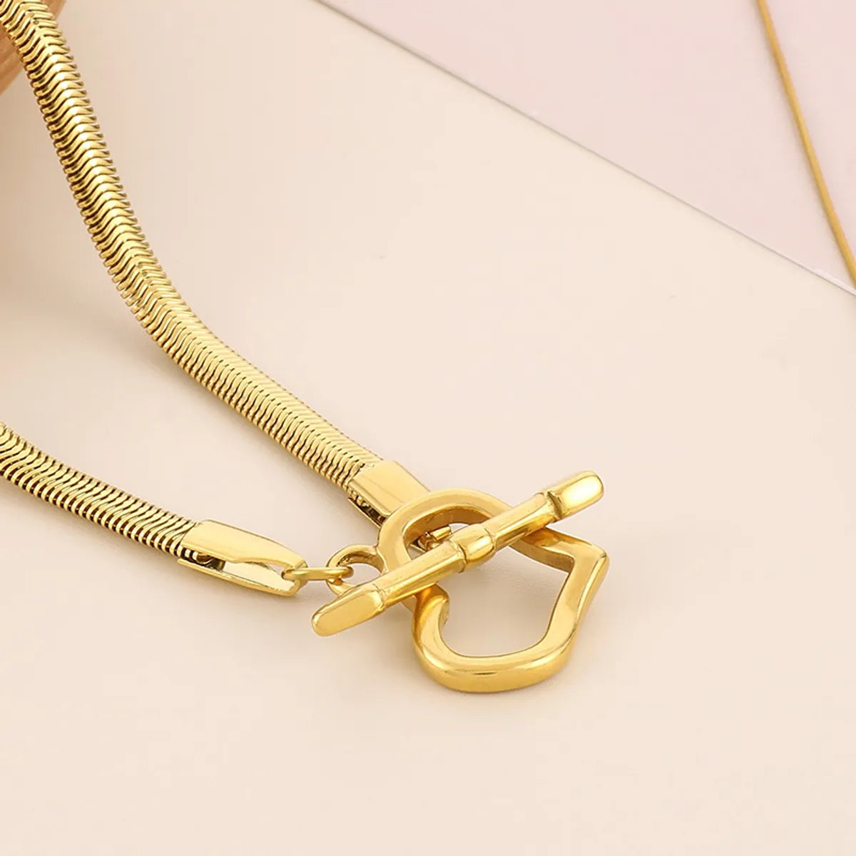 Retro Cool Style Heart Shape Stainless Steel Titanium Steel Plating 18k Gold Plated Pendant Necklace