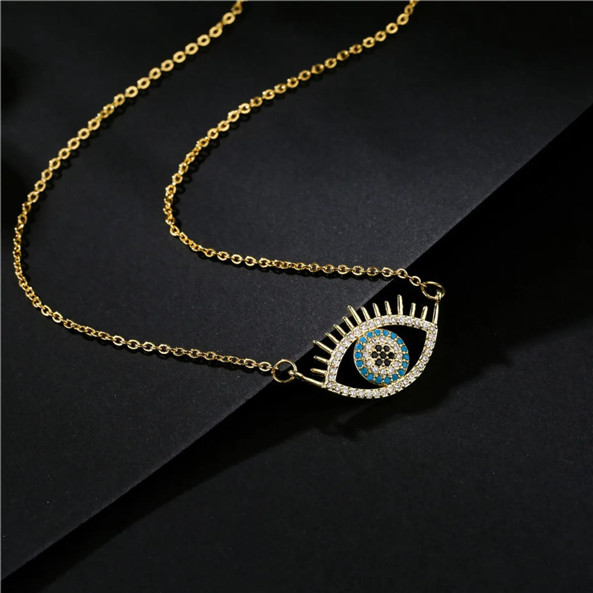 Retro Copper Micro-inlaid Zircon Demon Eye Pendant Necklace