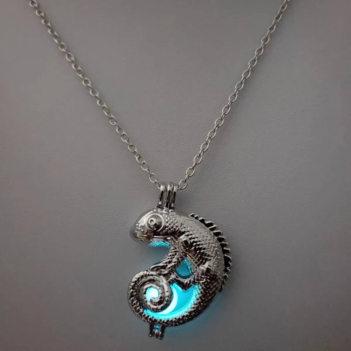 Retro Dragonfly Alloy Luminous Women's Men's Pendant Necklace 1 Piece