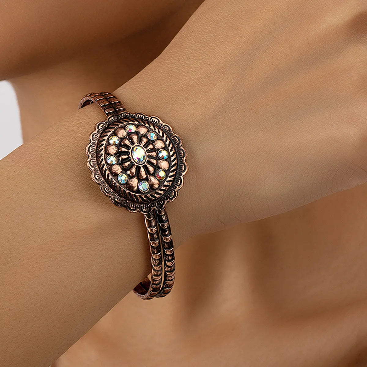 Retro Ethnic Style Commute Flower Ferroalloy Women's Bangle