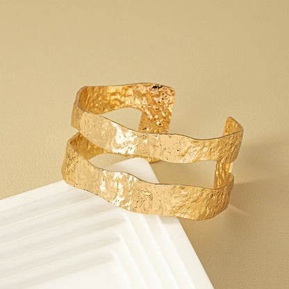 Retro Exaggerated Irregular Solid Color Alloy Wholesale Bangle