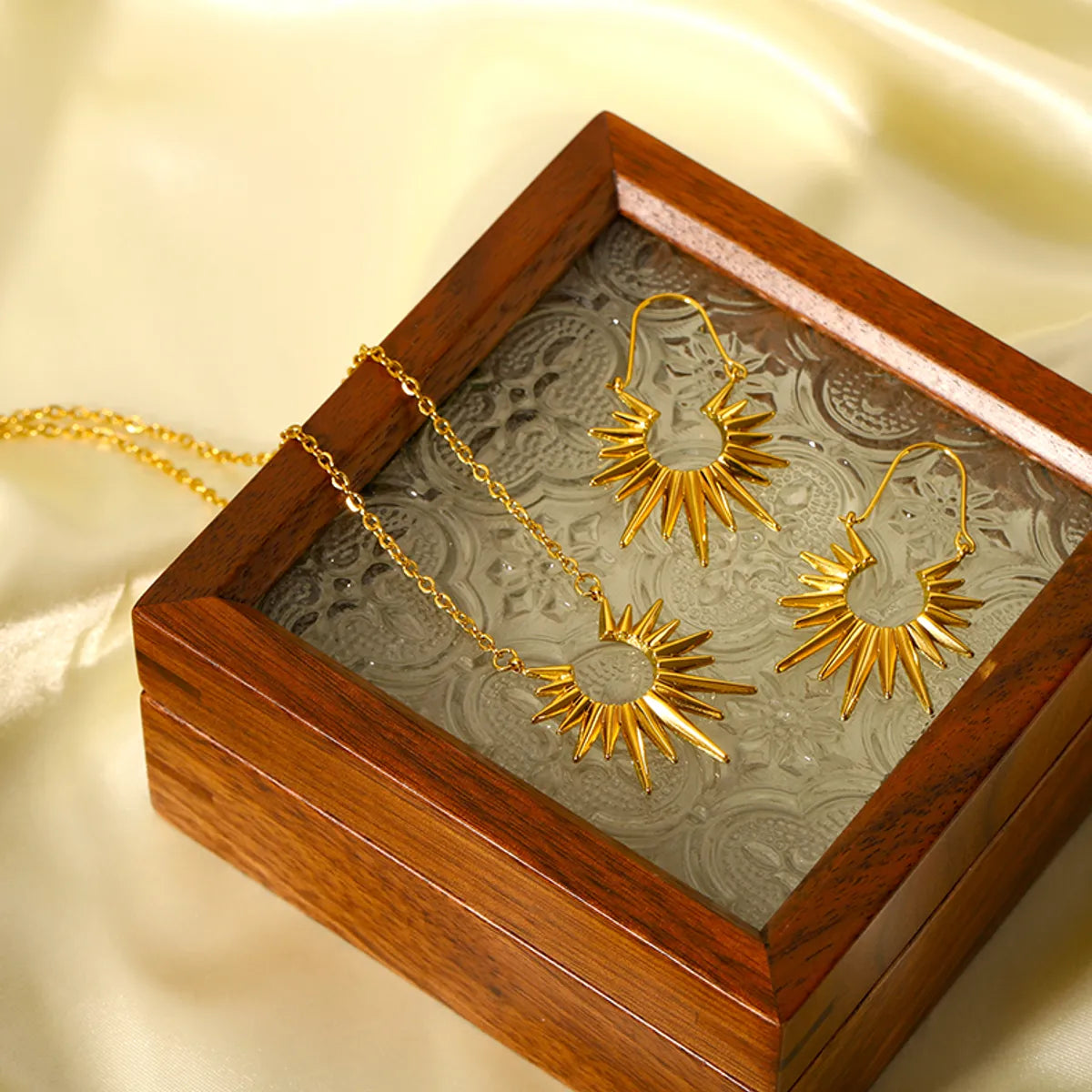 Wholesale Retro Exaggerated Sun Stainless Steel Plating 18k Gold Plated Earrings Necklace