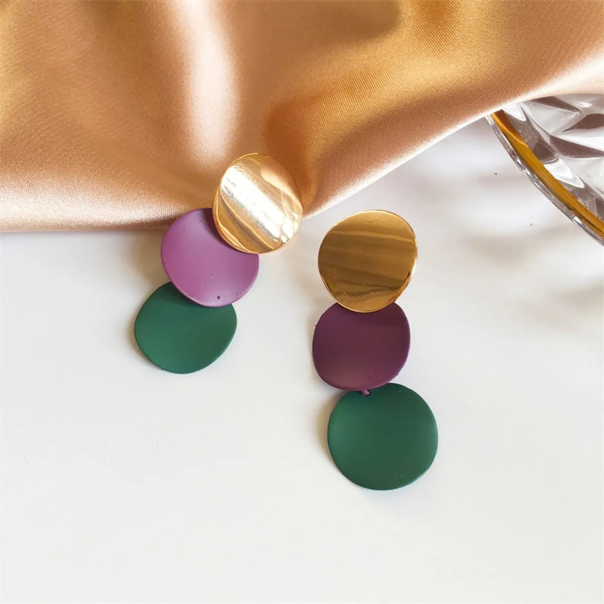 Retro Fashion New Metal Disc Frosted Stitching Contrast Alloy Earrings