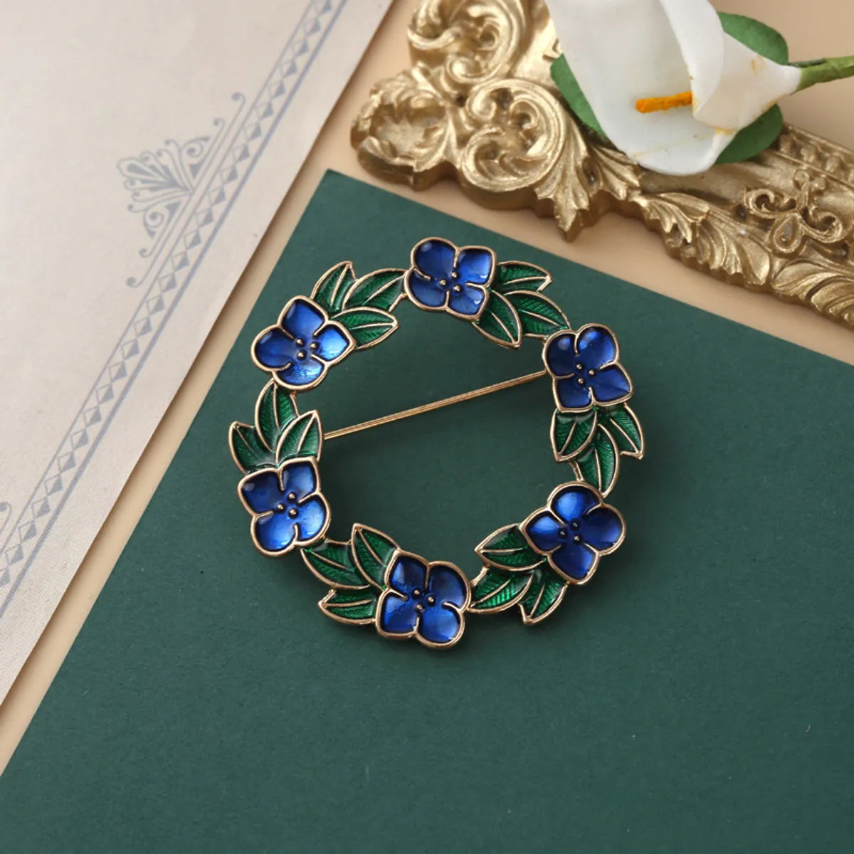 Retro Flower Alloy Inlay Artificial Gemstones Pearl Women'S Brooches