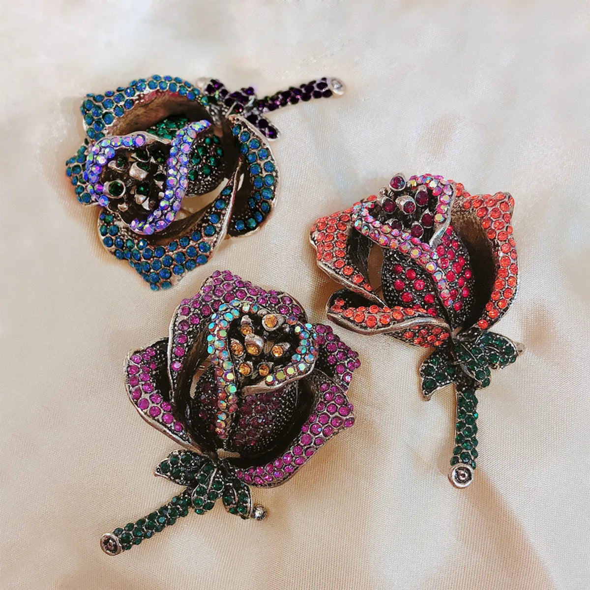 Retro Flower Alloy Plating Inlay Rhinestones Women'S Brooches