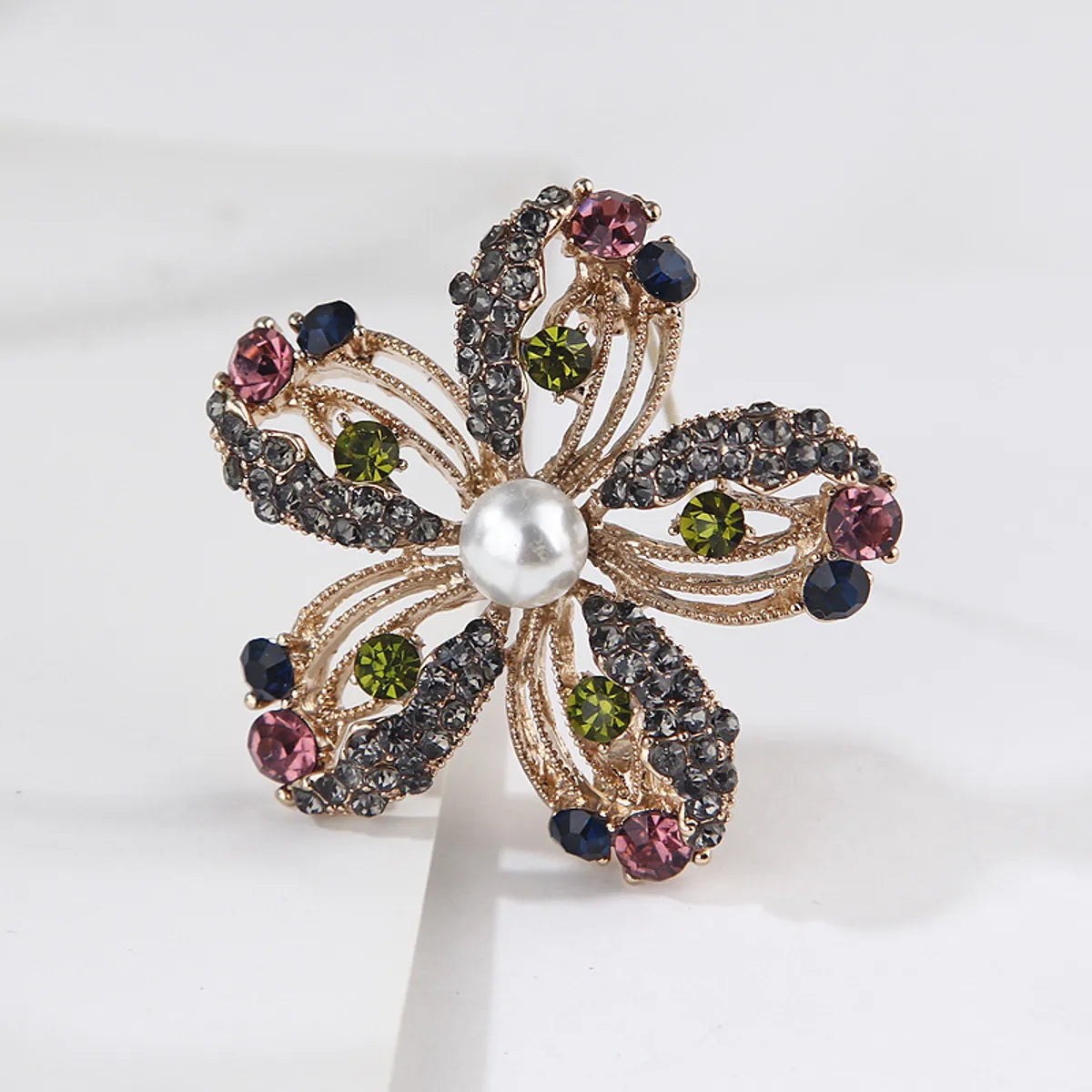 Retro Flower Bow Knot Alloy Inlay Artificial Pearls Rhinestones Women'S Brooches