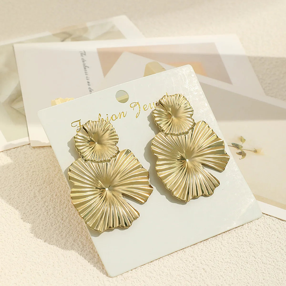 Retro Flower Metal Plating Women's Drop Earrings 1 Pair