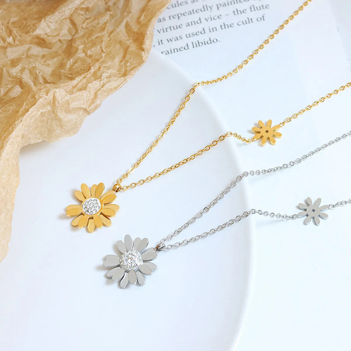 Retro Flower Titanium Steel Inlay Zircon Pendant Necklace