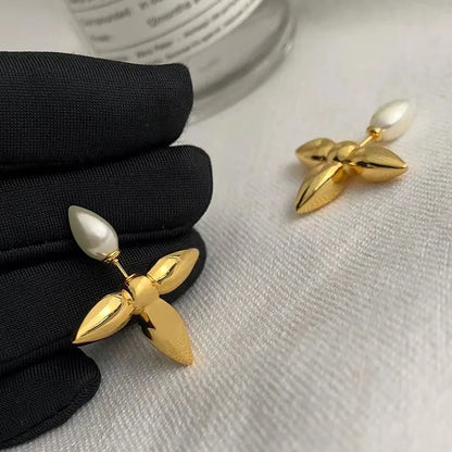 Retro Four Leaf Clover Brass Ear Studs Inlay Pearl Copper Earrings