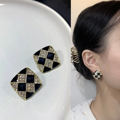 Retro Geometric Alloy Plating Rhinestones Women'S Earrings 1 Pair