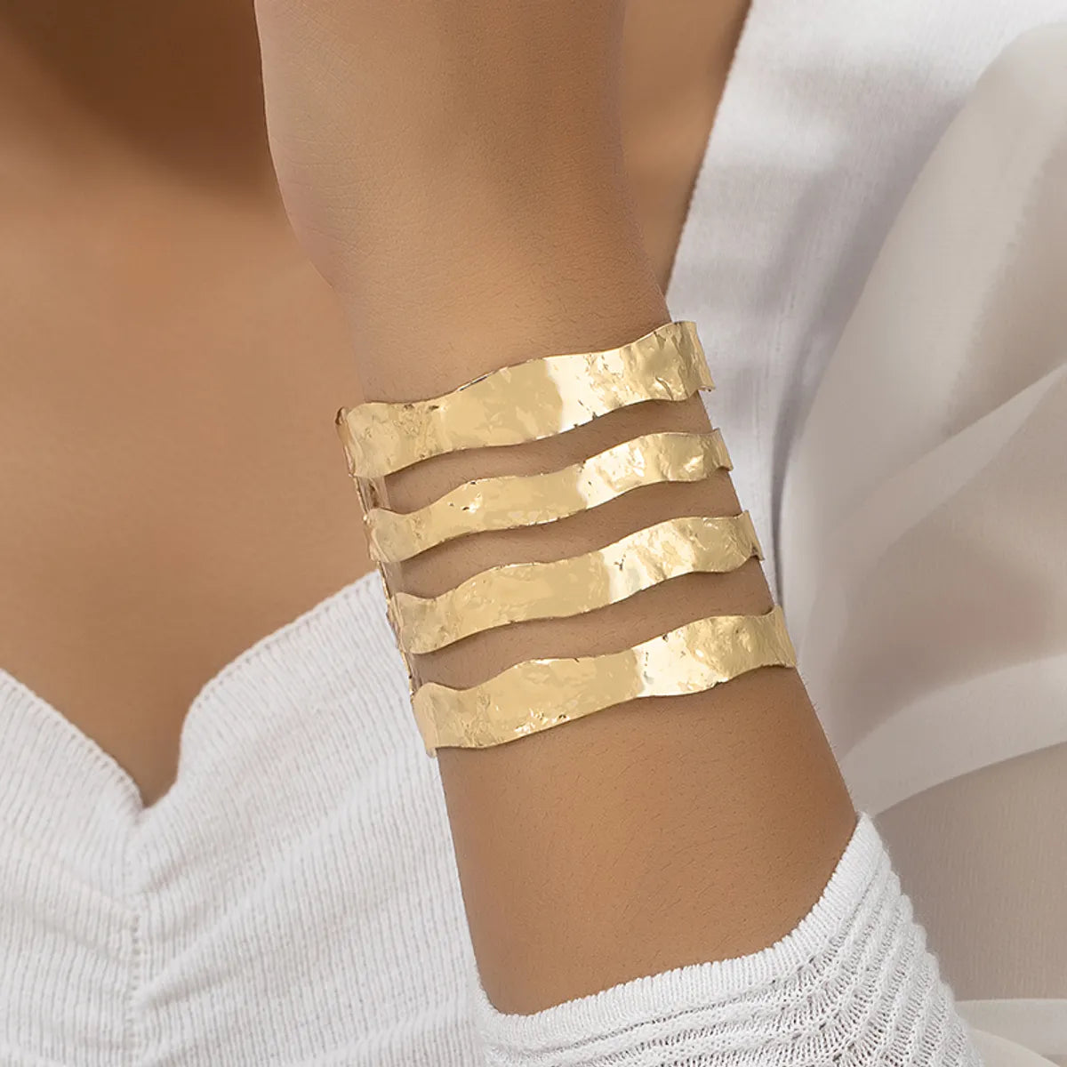 Retro Geometric Alloy Plating Women's Bangle