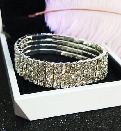 Retro Geometric Alloy Rhinestone Women'S Bracelets