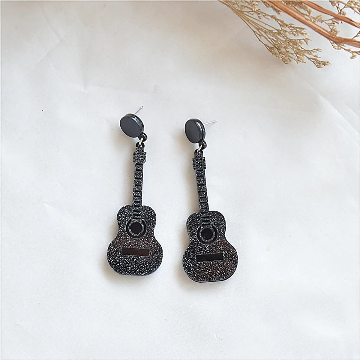 Retro Guitar Heart Shape Arylic Resin Enamel Women'S Drop Earrings 1 Pair