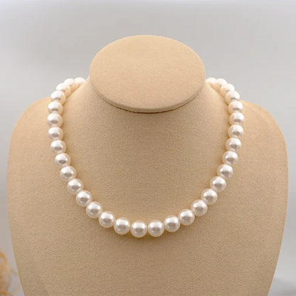 Retro Handmade Solid Color 304 Stainless Steel Imitation Pearl Titanium Steel Beaded Plating Gold Plated Women'S Necklace