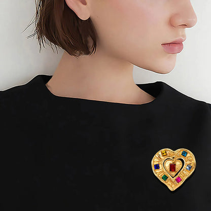 Retro Heart Shape Alloy Inlay Rhinestones Women'S Brooches