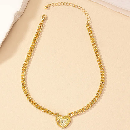 Retro Heart Shape Alloy Plating Gold Plated Women'S Pendant Necklace