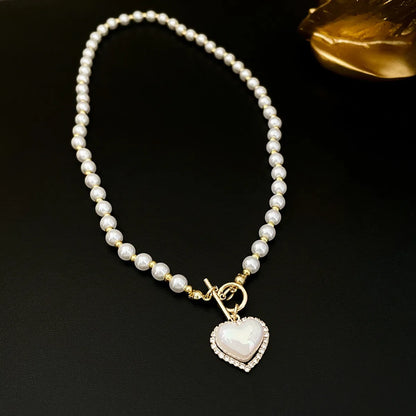 Retro Heart Shape Imitation Pearl Alloy Plating Women's Pendant Necklace