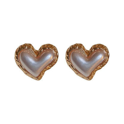 Retro Heart Shape Imitation Pearl Alloy Women's Ear Studs 1 Pair