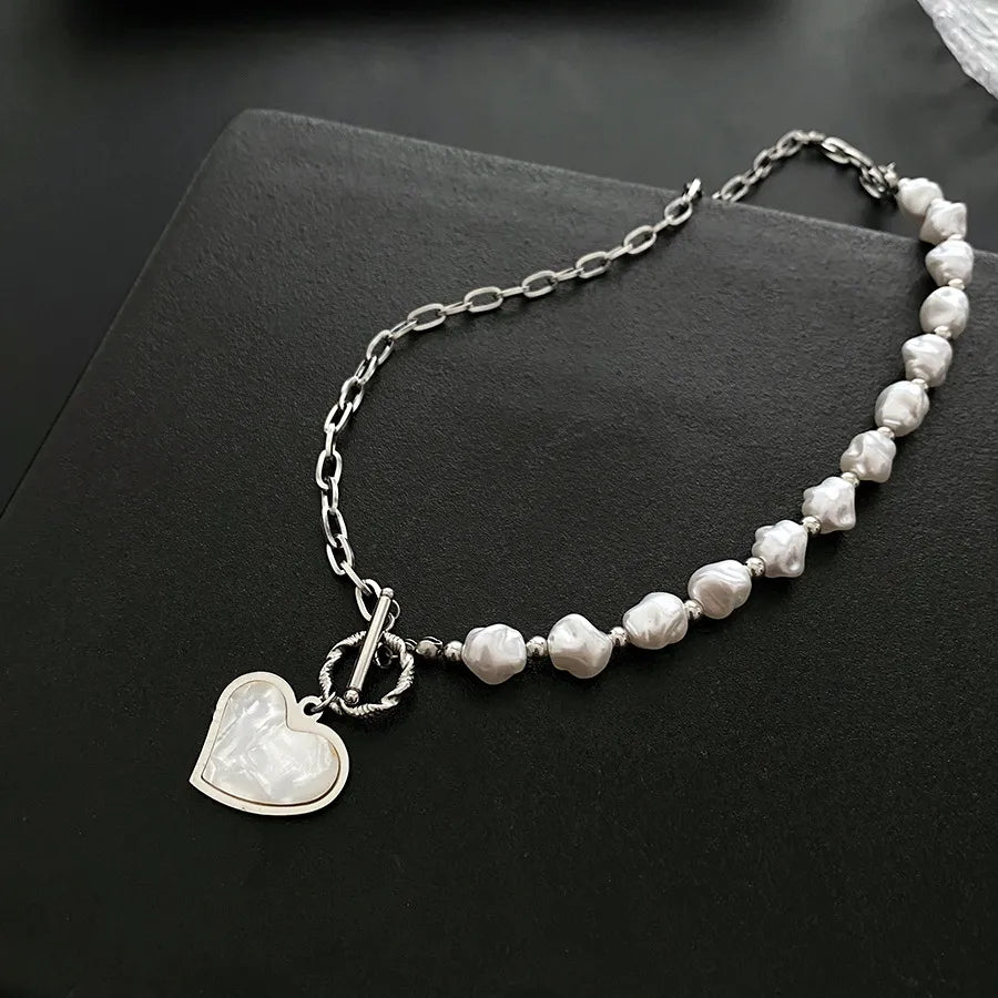 Wholesale Jewelry Retro Heart Shape Imitation Pearl Titanium Steel Shell Silver Plated Necklace