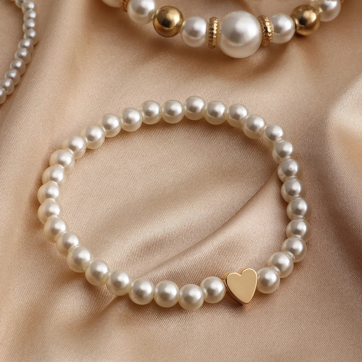 Retro Heart Shape Pearl Bracelet Wholesale