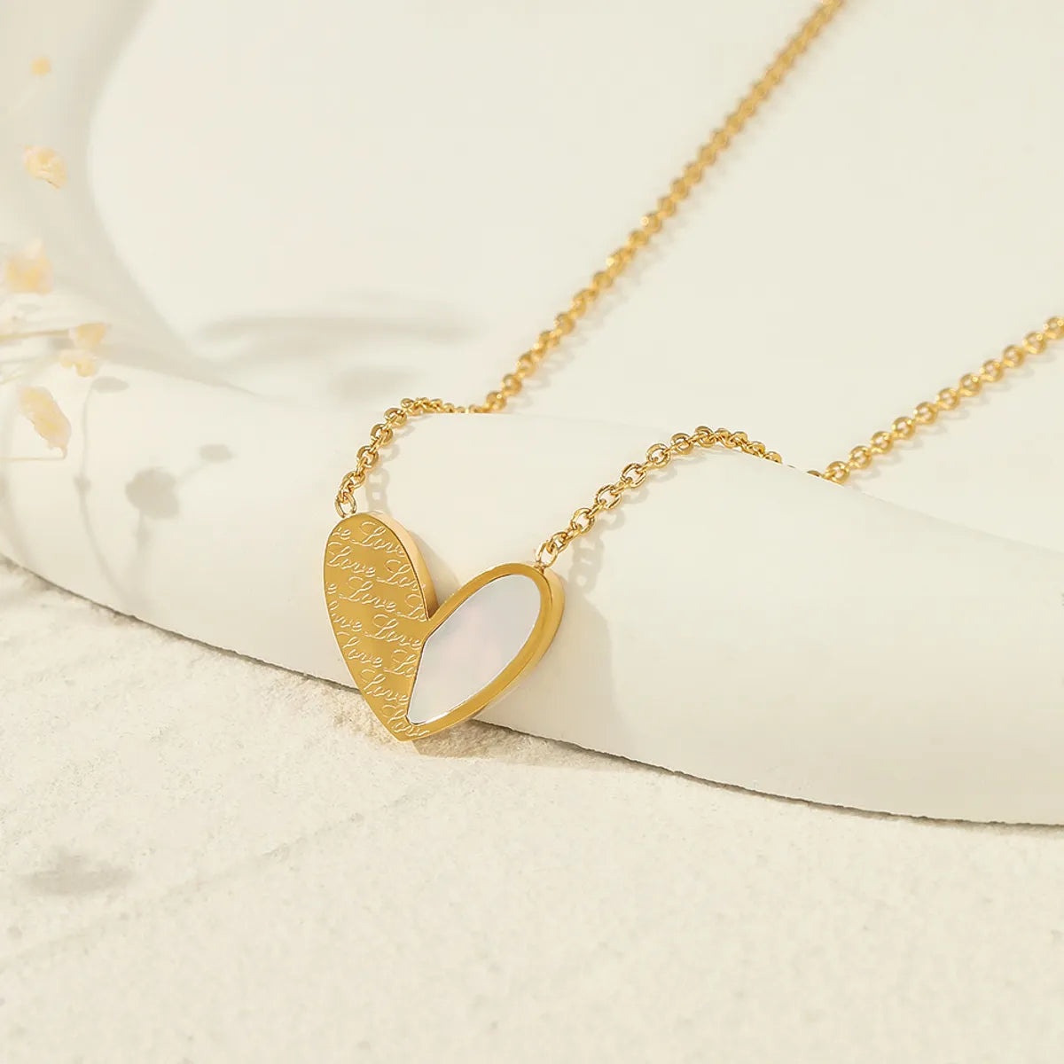 Retro Heart Shape Stainless Steel Inlay Shell Necklace 1 Piece