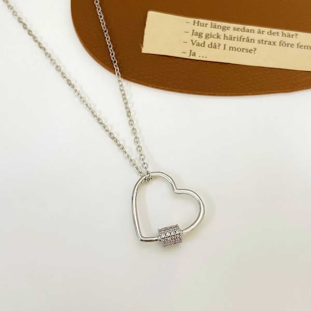 Retro Hollow Heart-Shaped Geometric Copper Necklace