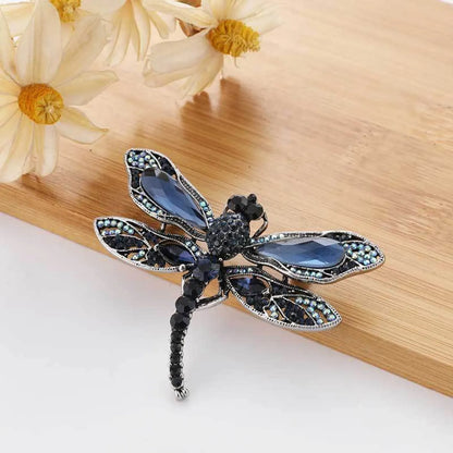 Retro Insect Flower Butterfly Alloy Inlay Artificial Gemstones Women'S Brooches