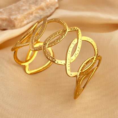 Retro Irregular Solid Color 304 Stainless Steel 18K Gold Plated Bangle In Bulk