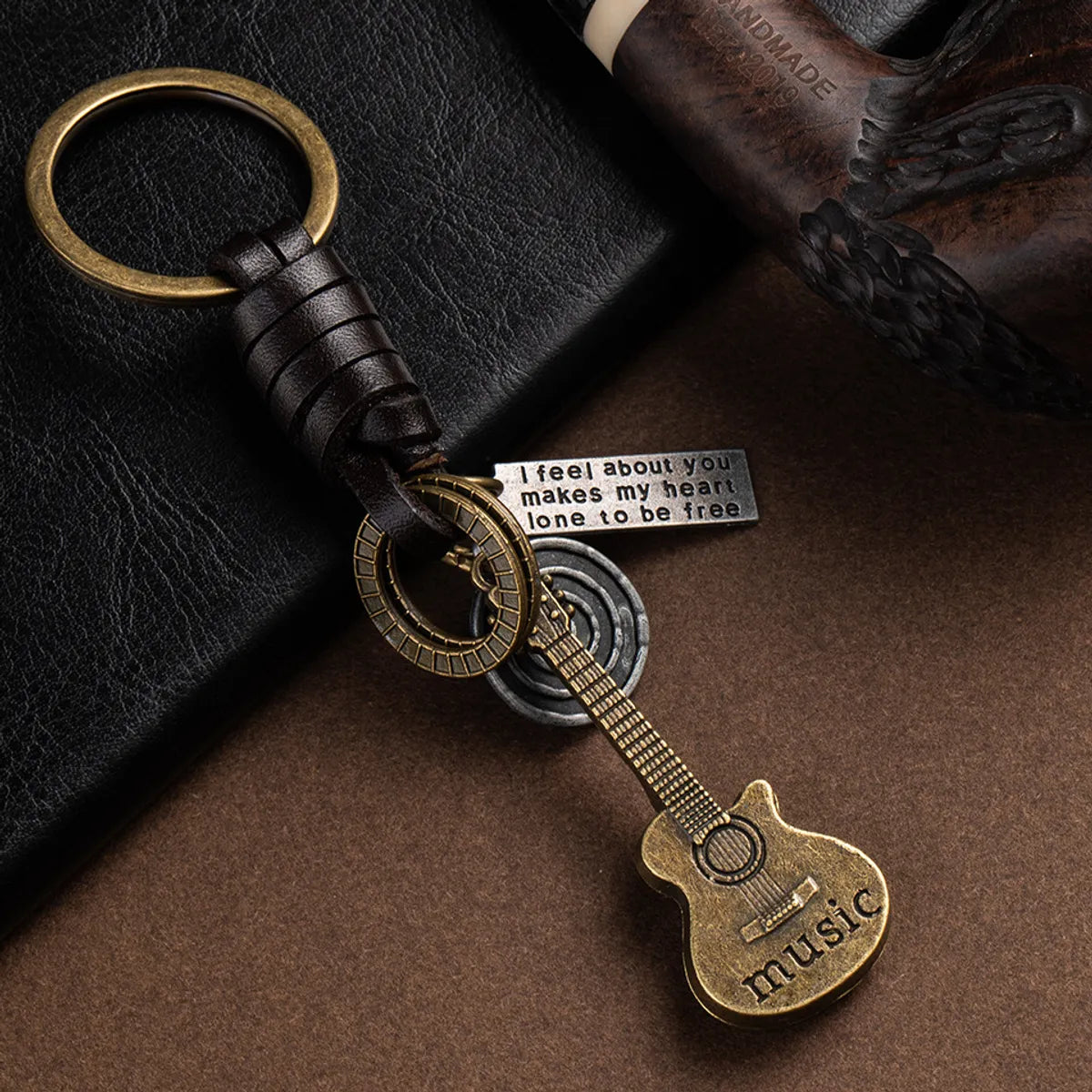 Retro Keychain Creative Small Guitar Leather Keychain