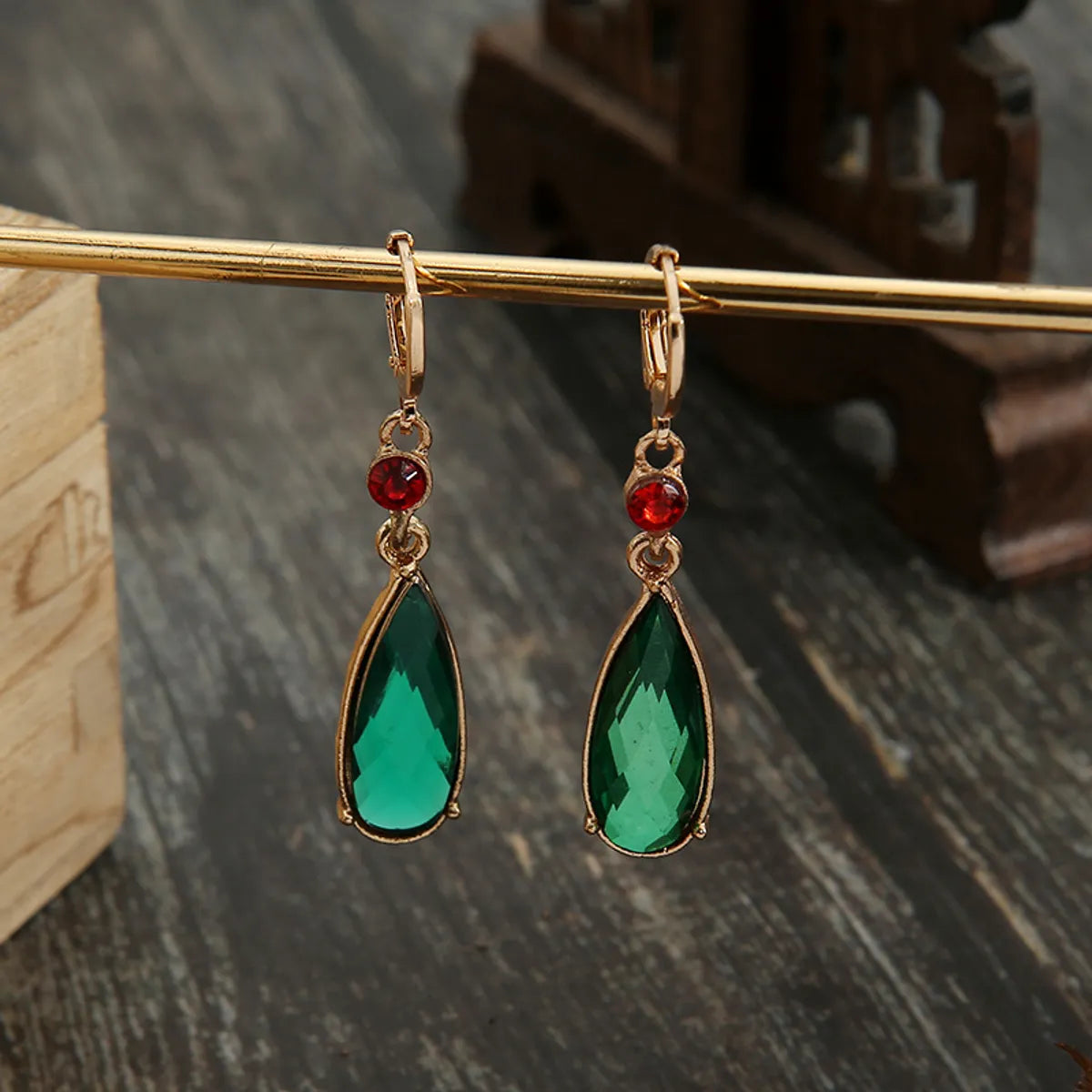 Retro Lady Water Droplets Alloy Inlay Rhinestones Women's Drop Earrings