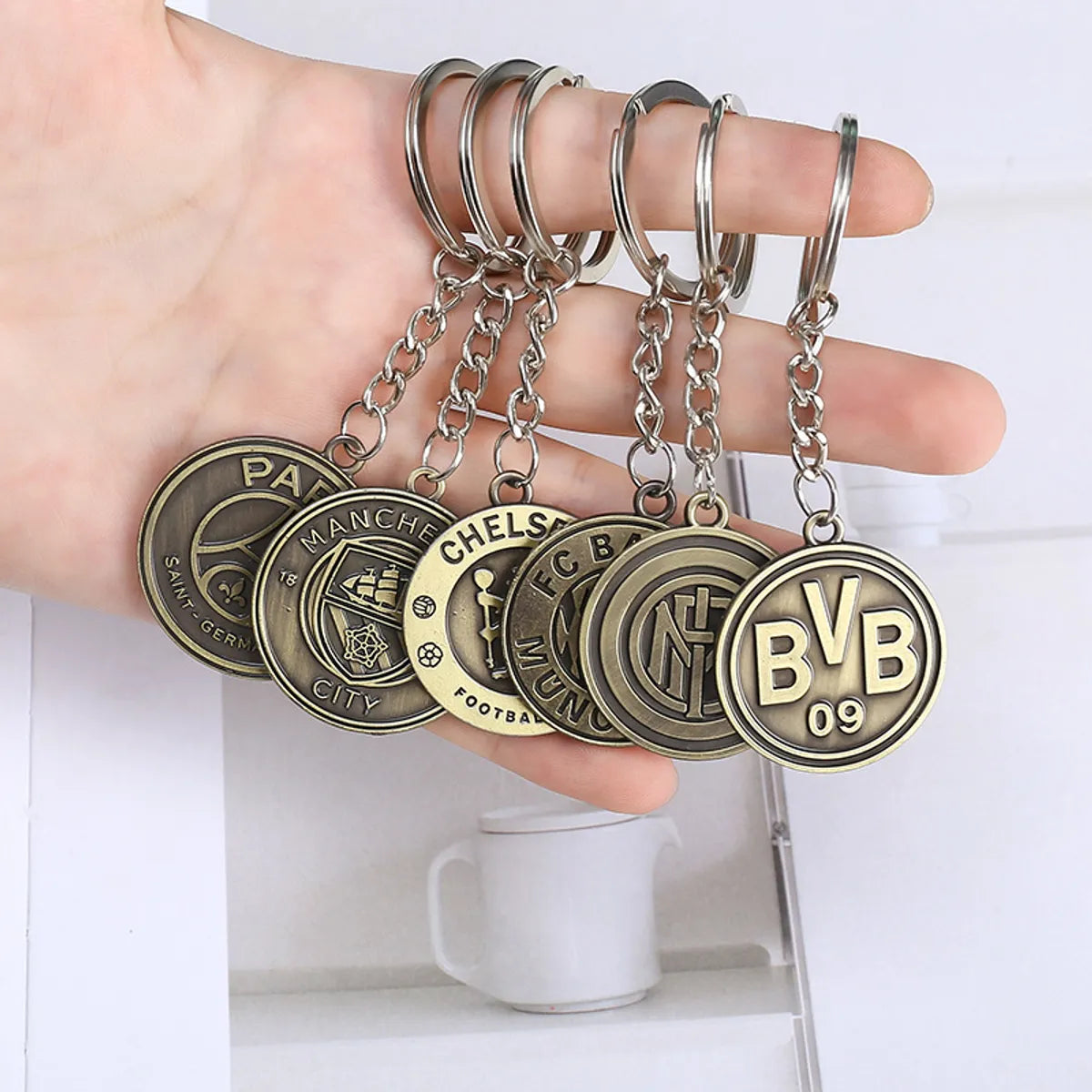 Retro Letter Metal Plating Unisex Keychain 1 Piece