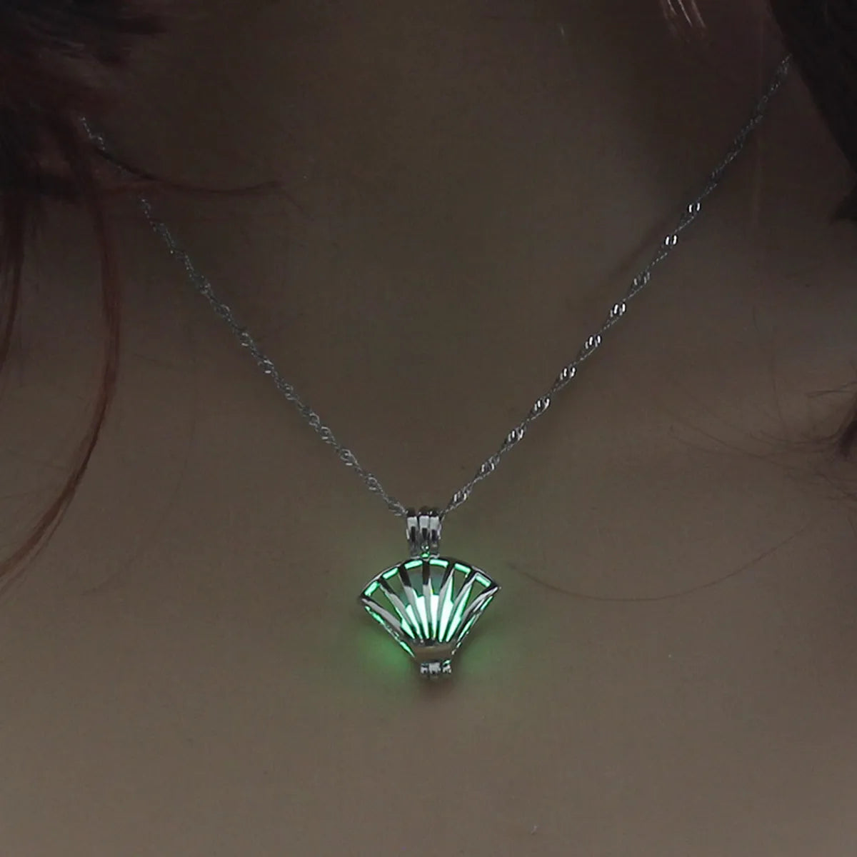 Retro Moon Flower Alloy Luminous Women'S Men'S Necklace 1 Piece