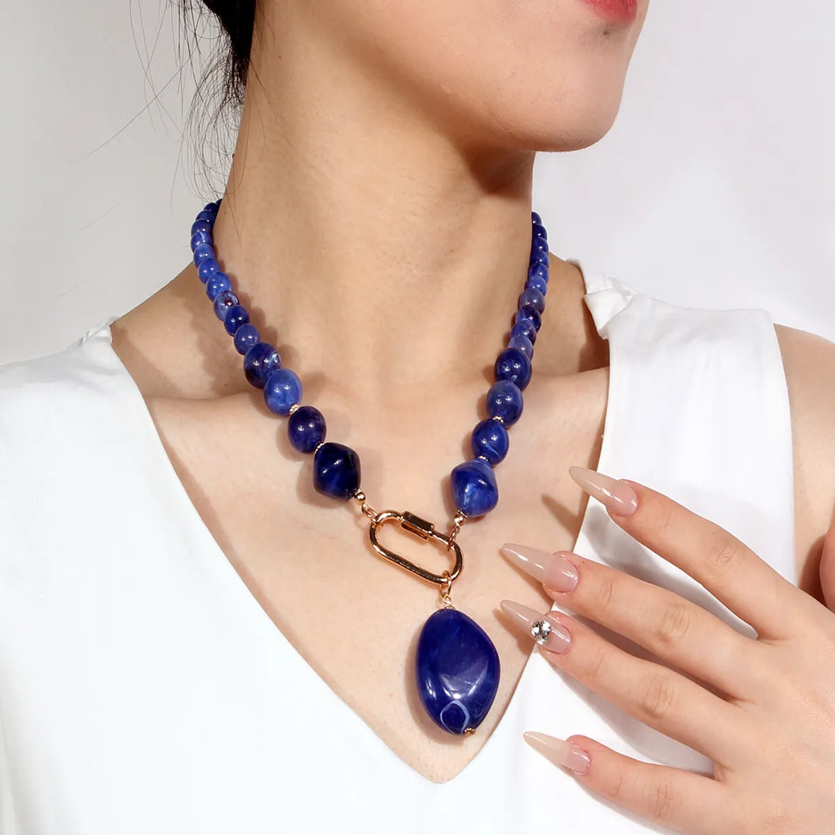 Retro Oval Plastic Resin Wholesale Necklace