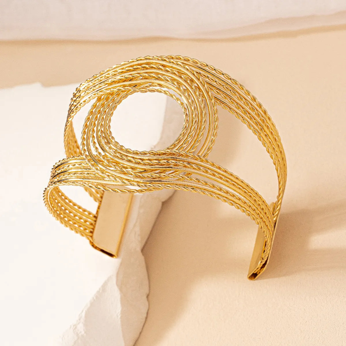 Retro Punk Solid Color Alloy Plating Gold Plated Women'S Bangle