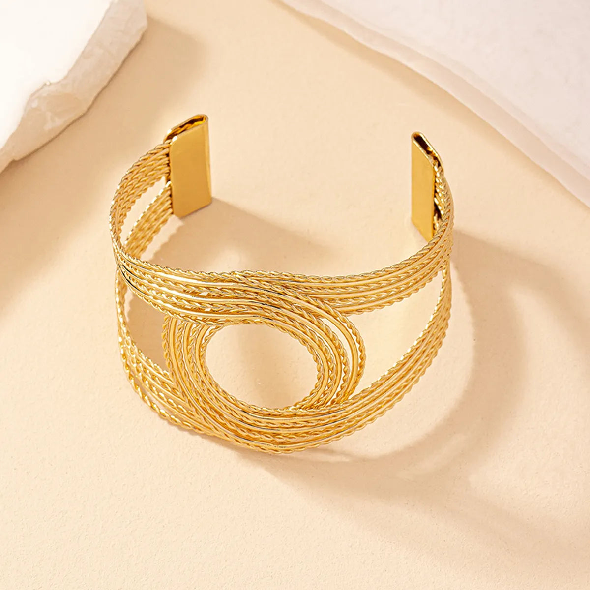 Retro Punk Solid Color Alloy Plating Gold Plated Women'S Bangle