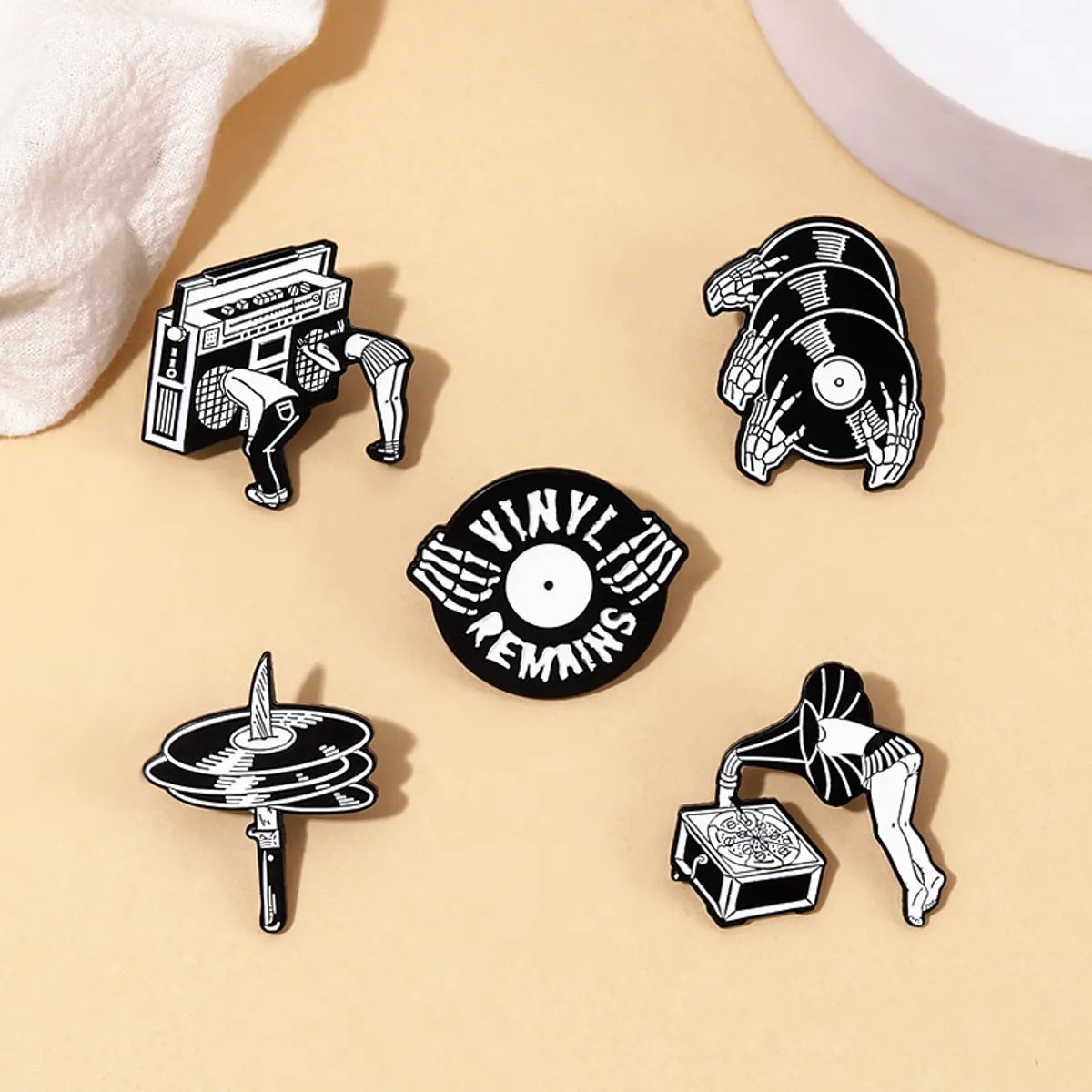 Retro Radio Disc Alloy Plating Unisex Brooches