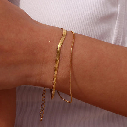 Retro Round Solid Color 304 Stainless Steel 18K Gold Plated Bracelets In Bulk