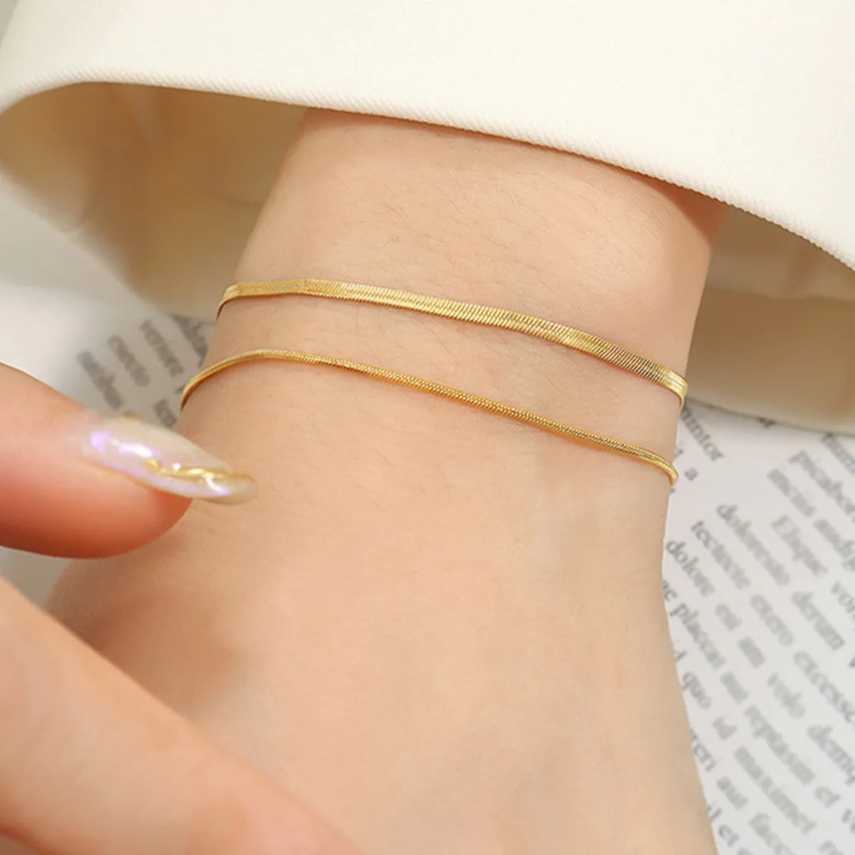 Retro Round Solid Color 304 Stainless Steel 18K Gold Plated Bracelets In Bulk